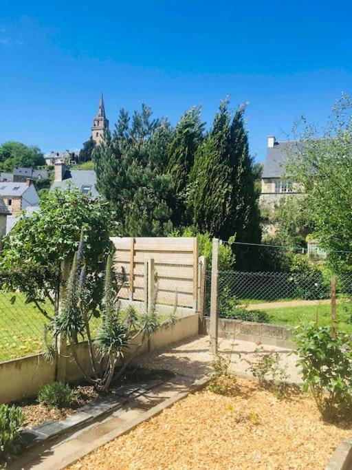 Logement Independant,Calme A 2 Pas Du Centre Ville Lannion Buitenkant foto